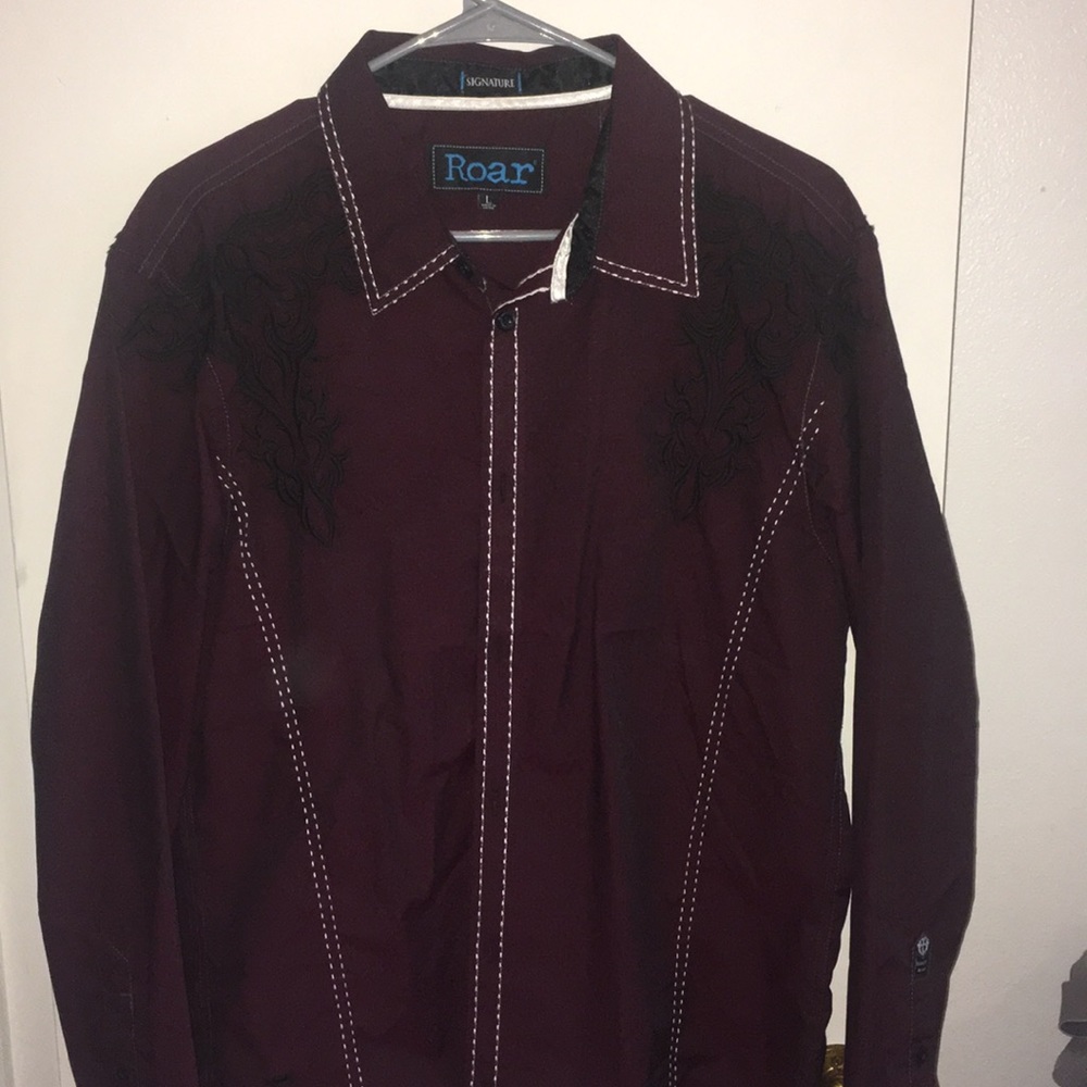 Long sleeve button up (ROAR)